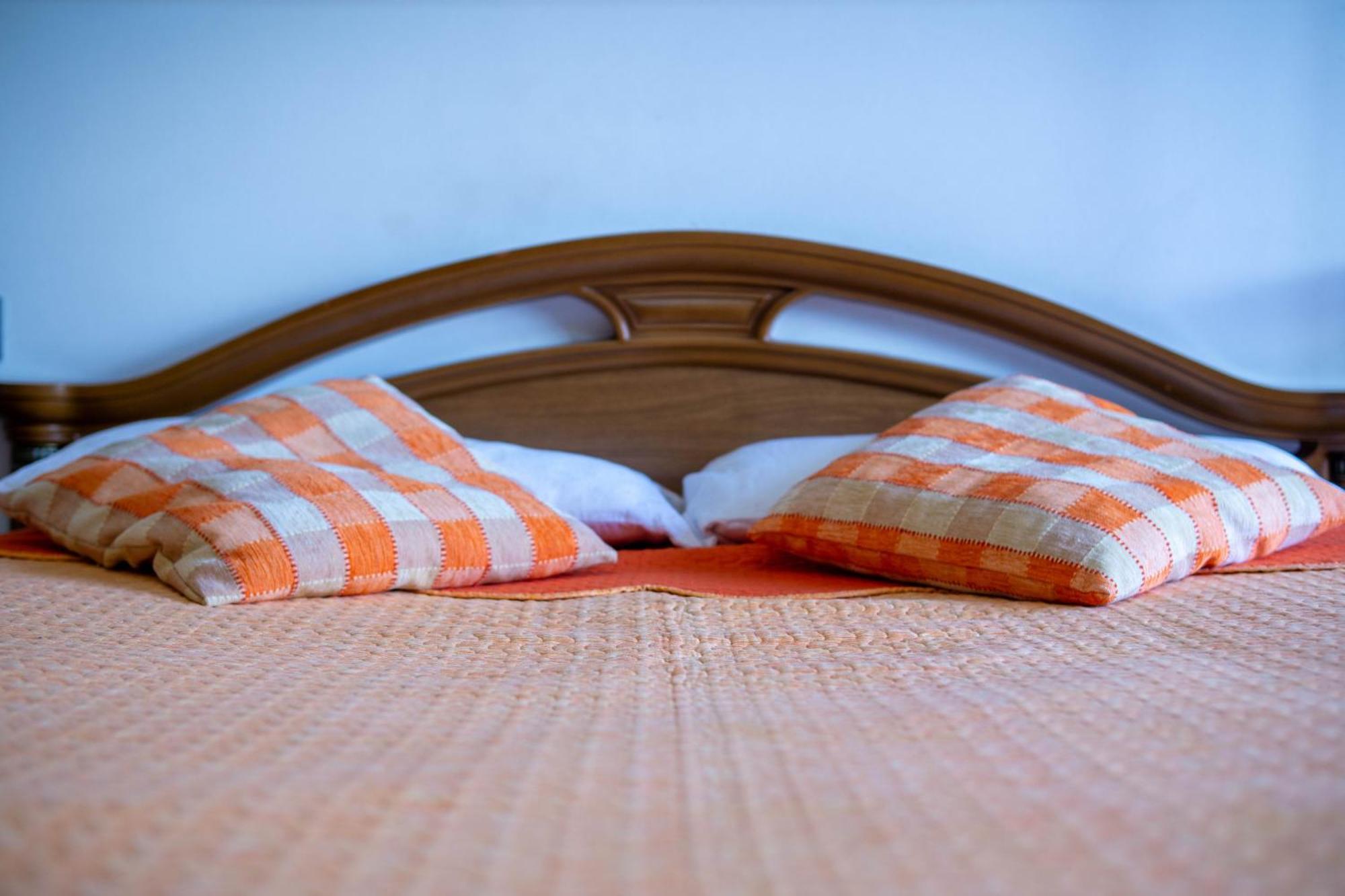 Bllok Bright Private Bedrooms With Private Bathroom On Shared Apartment Tirana Buitenkant foto