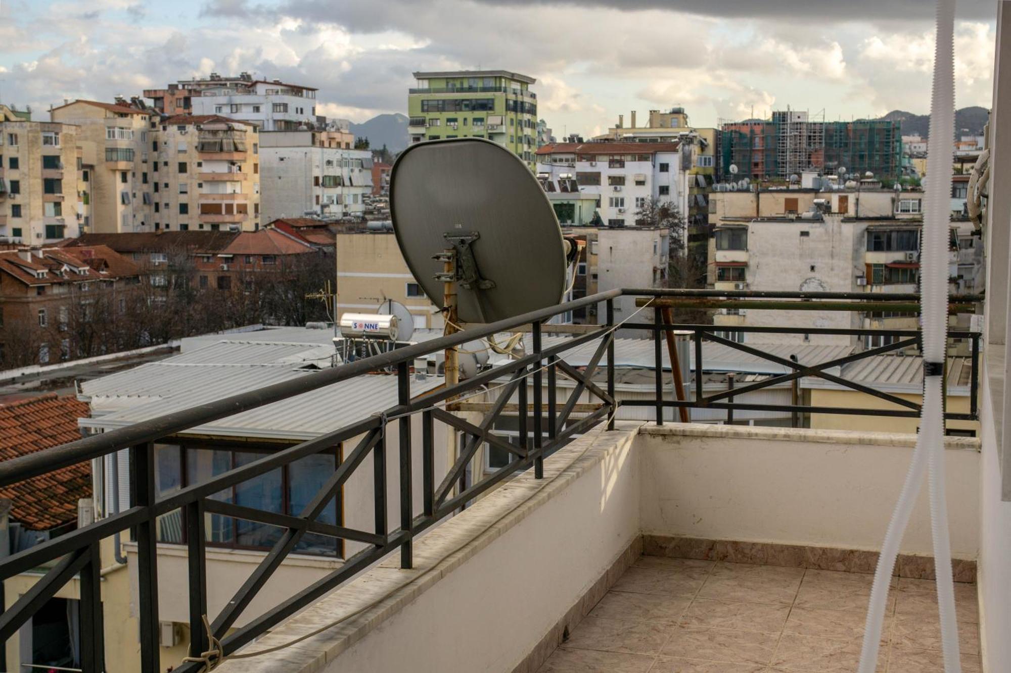Bllok Bright Private Bedrooms With Private Bathroom On Shared Apartment Tirana Buitenkant foto