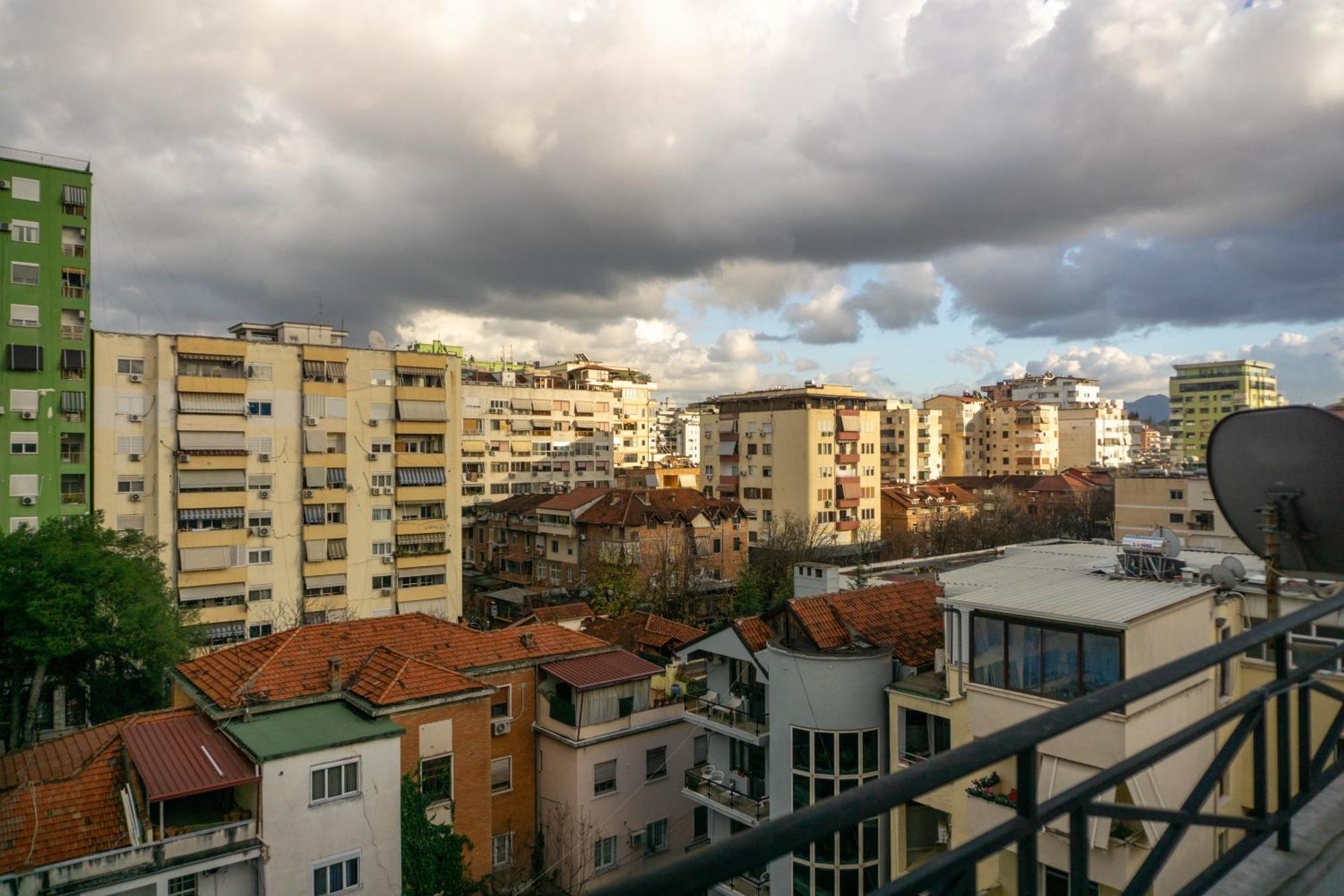 Bllok Bright Private Bedrooms With Private Bathroom On Shared Apartment Tirana Buitenkant foto