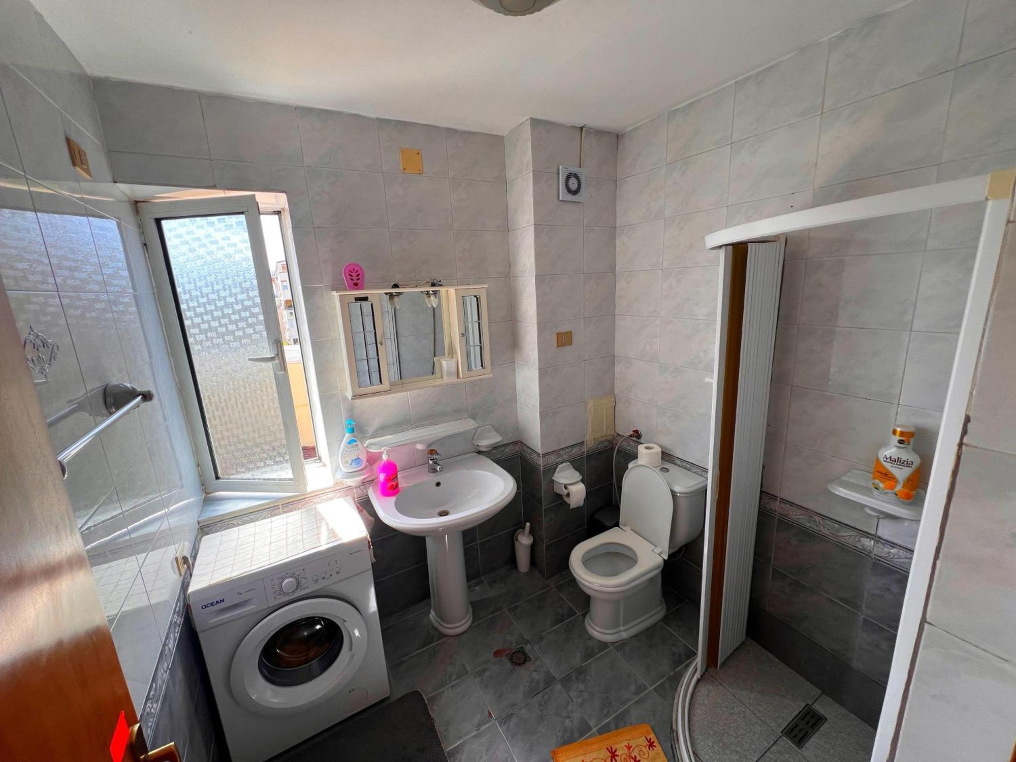 Bllok Bright Private Bedrooms With Private Bathroom On Shared Apartment Tirana Buitenkant foto