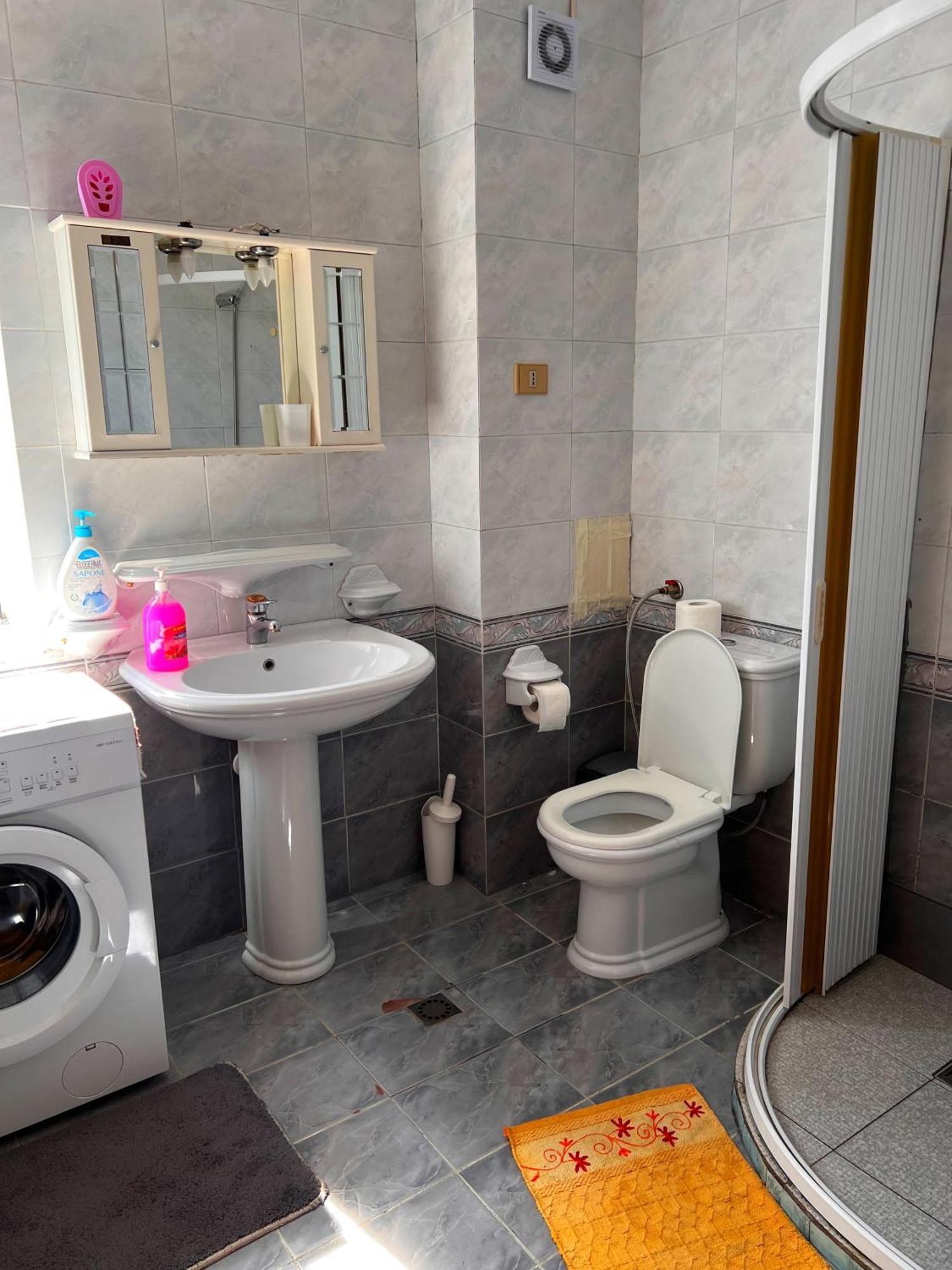Bllok Bright Private Bedrooms With Private Bathroom On Shared Apartment Tirana Buitenkant foto