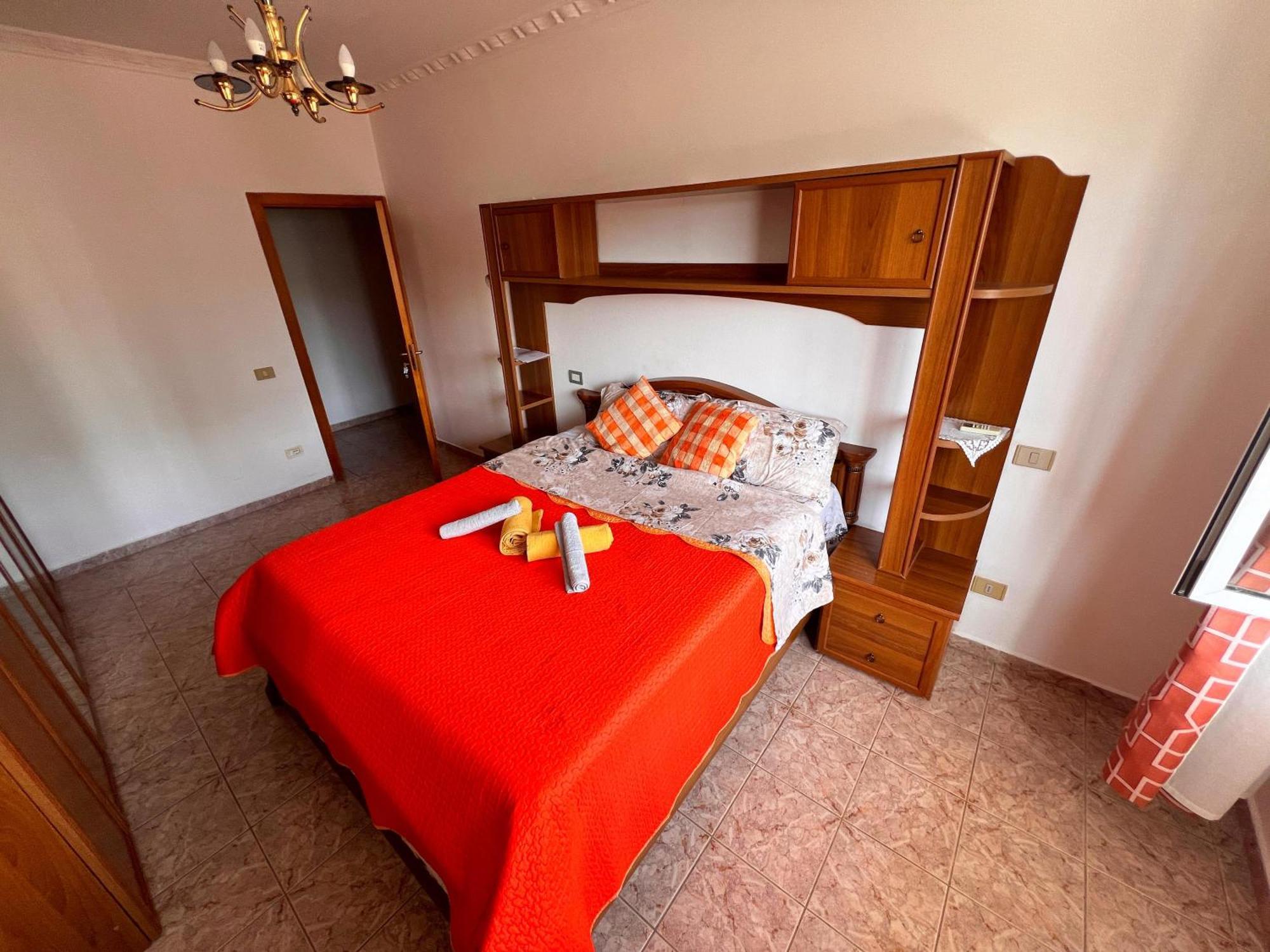 Bllok Bright Private Bedrooms With Private Bathroom On Shared Apartment Tirana Buitenkant foto