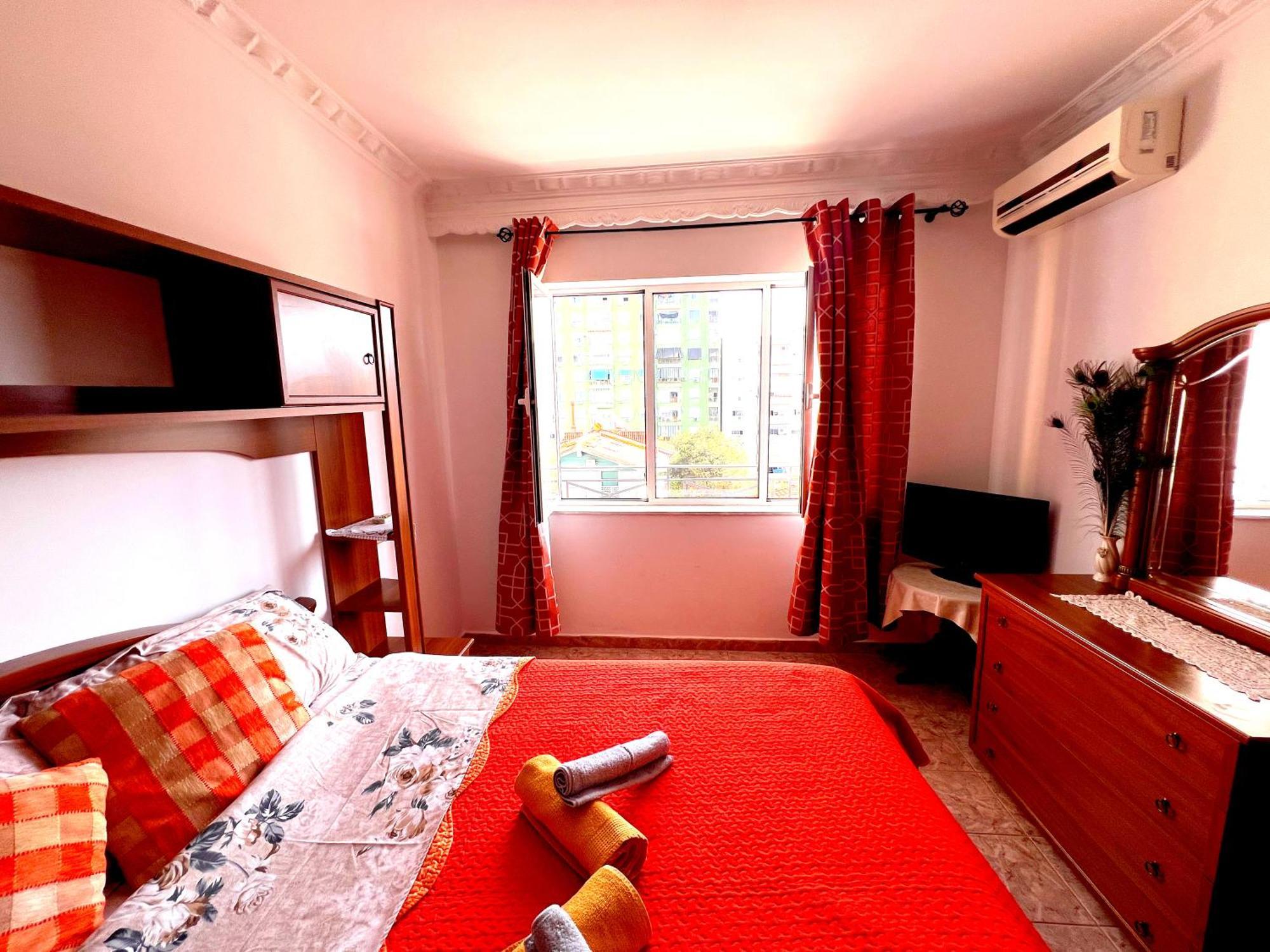 Bllok Bright Private Bedrooms With Private Bathroom On Shared Apartment Tirana Buitenkant foto