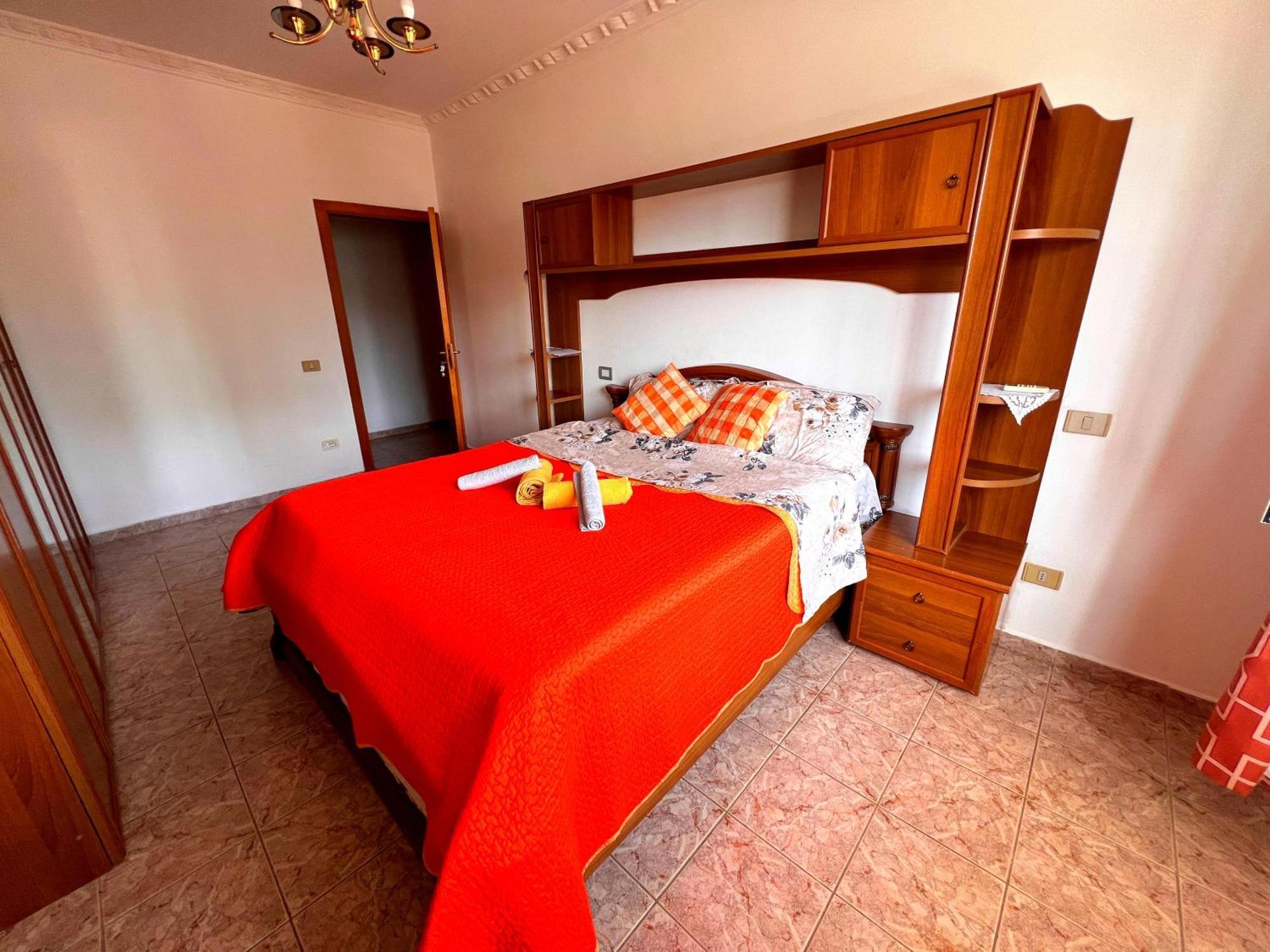 Bllok Bright Private Bedrooms With Private Bathroom On Shared Apartment Tirana Buitenkant foto